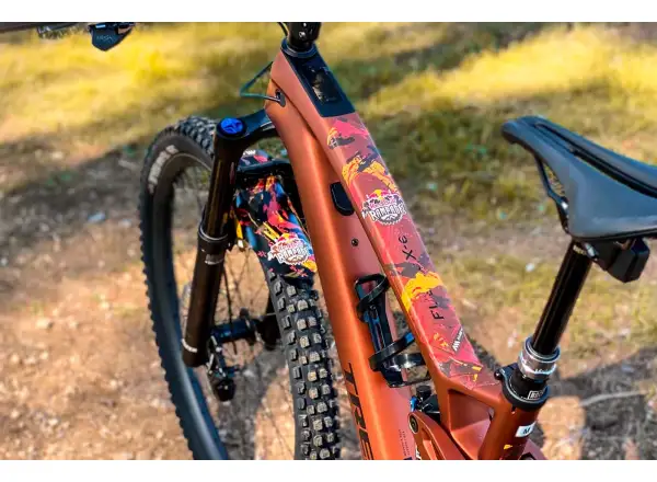 All Mountain Style ochranné polepy na rám Extra RedBull Rampage Red/Yellow