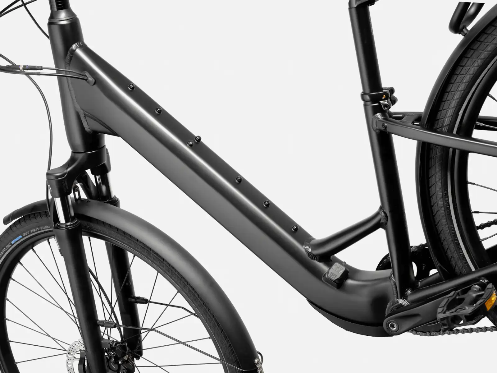 Cannondale Mavaro NEO SL 2 nízkonástupové městské elektrokolo Black Cherry