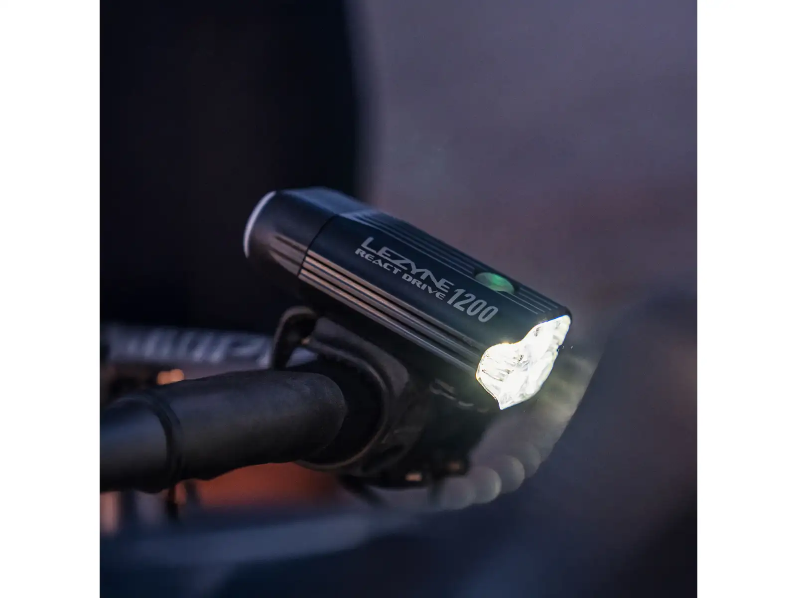 Lezyne React Drive Front přední světlo Matte Black