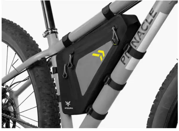 Apidura Backcountry brašna do rámu 4 l černá/šedivá