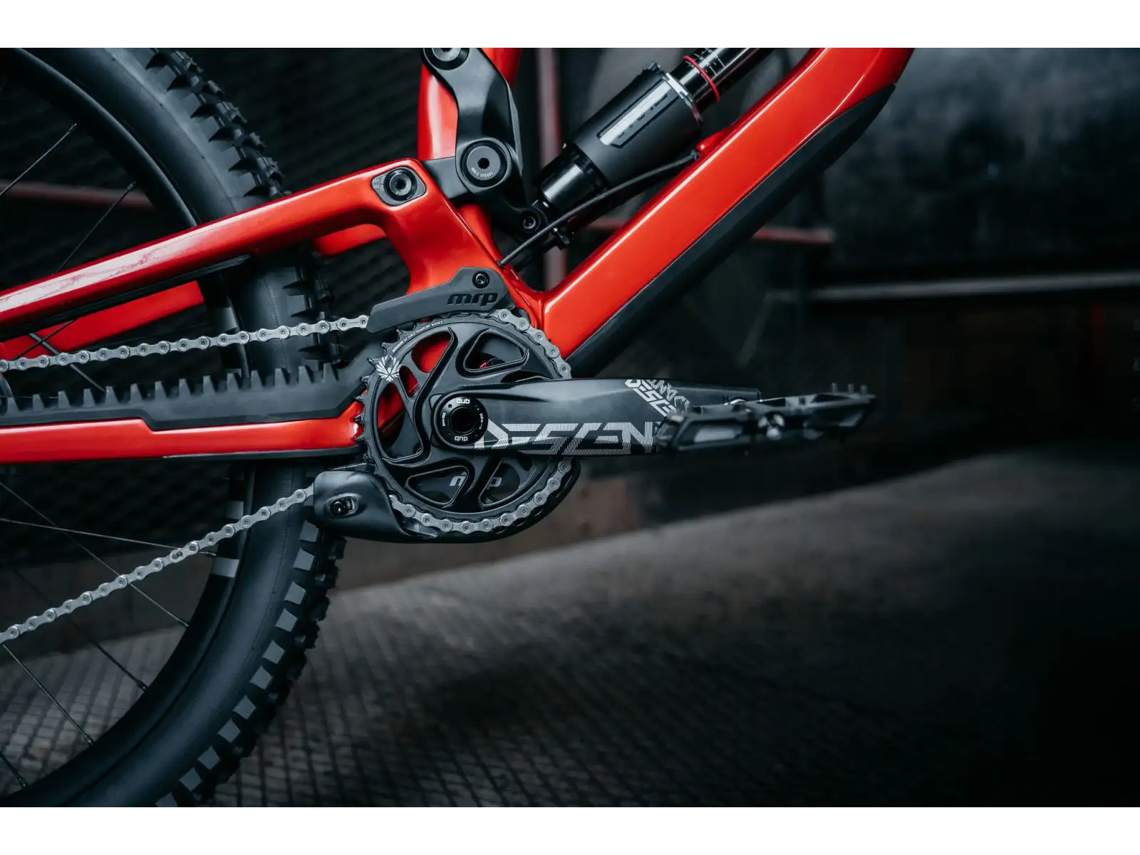 Nukeproof Dissent Carbon Pro 297 GX DH7 sjezdové kolo Red
