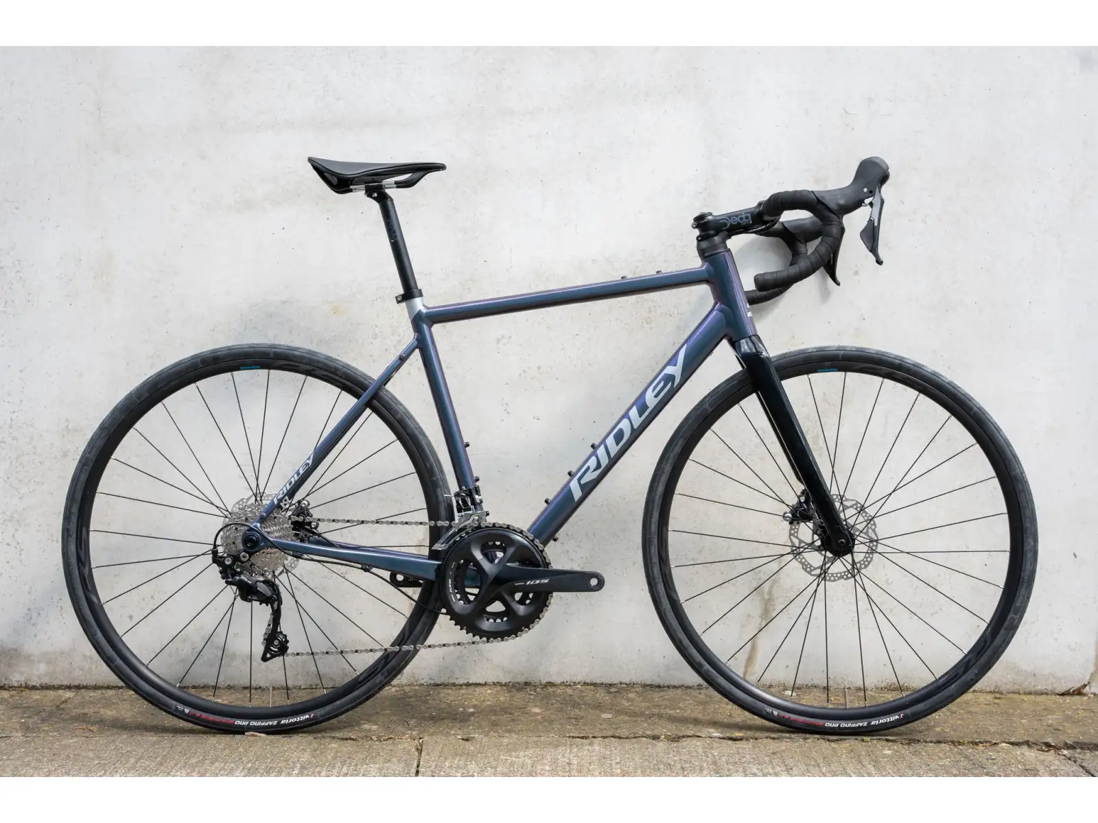 Ridley Grifn A 105 gravel kolo Dark Violet Cameleon