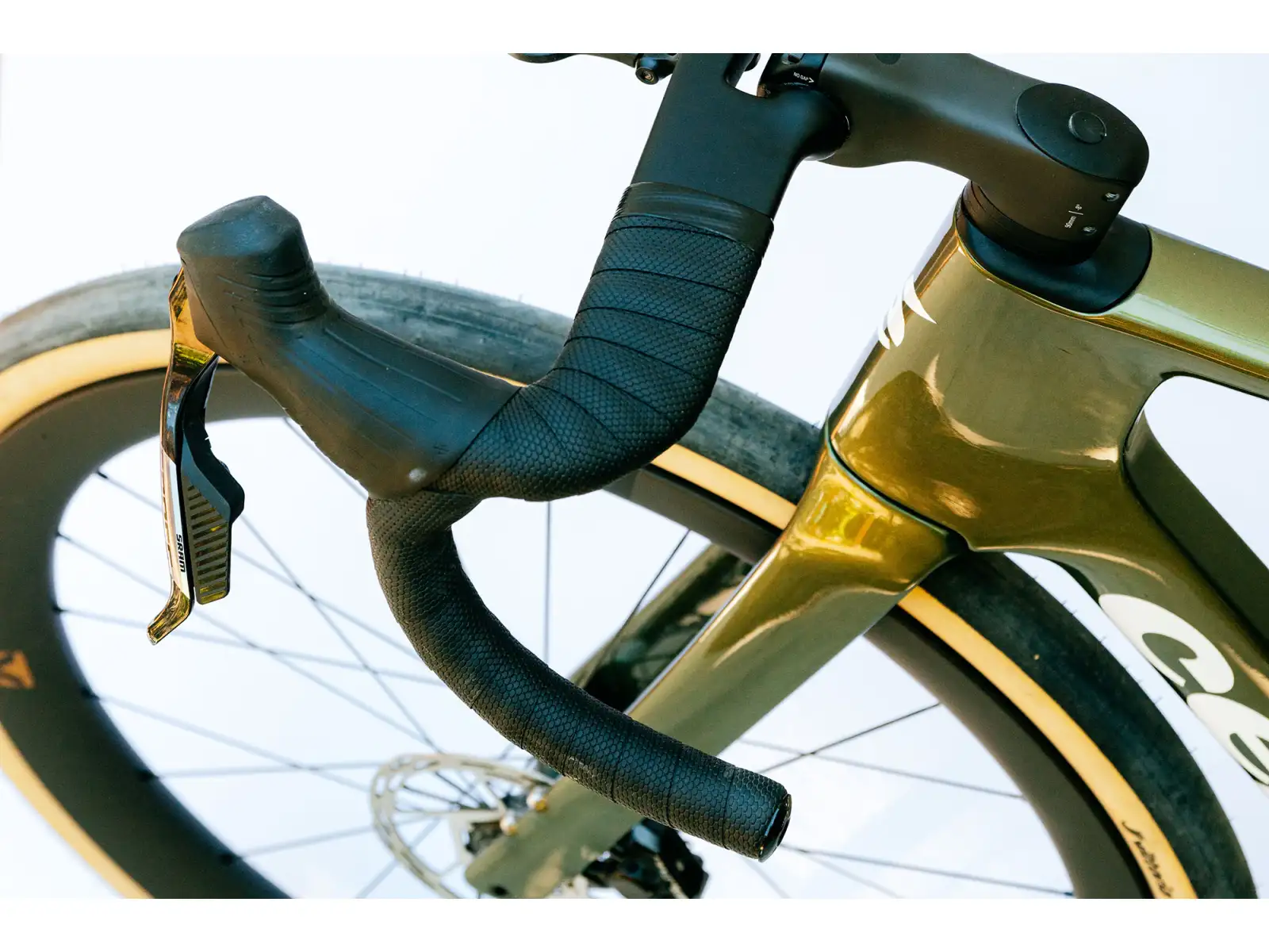 Cervélo Aspero-5 SRAM Red AXS 1 Digital Moss kolo