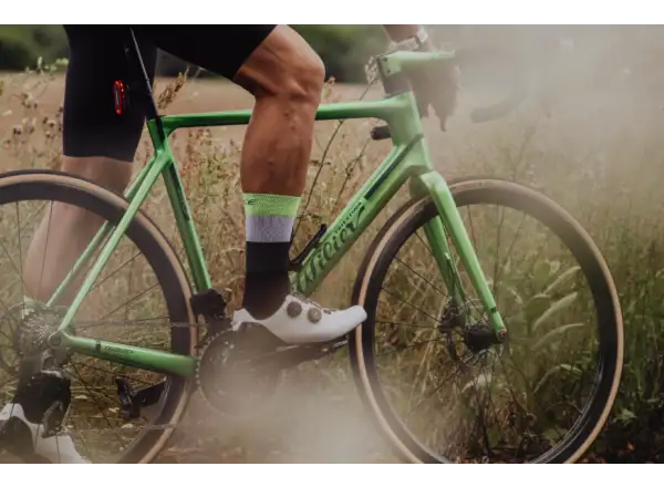 Force Rainbow cyklistické ponožky černá/fluo