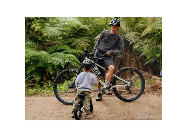 Kids Ride Shotgun dětské odrážedlo Dirt Hero 12" s brzdou 2026 bílá