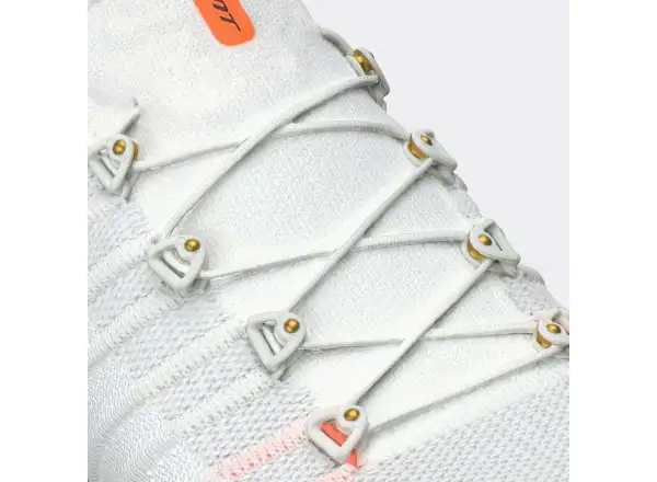 DMT Pogis Superlight silniční tretry White