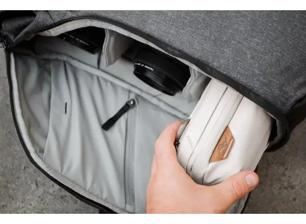 Peak Design Tech Pouch 2 l taška Charcoal