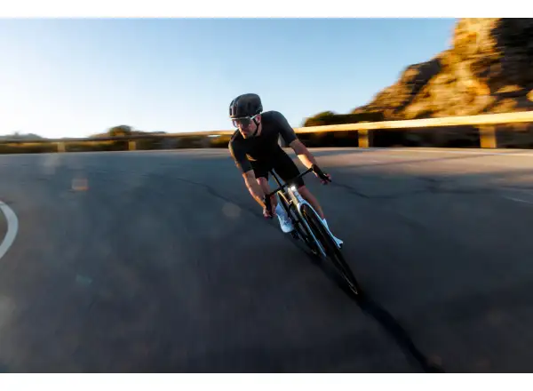 Cannondale Synapse LAB71 SMARTSENSE silniční kolo Black Marble (BMB)