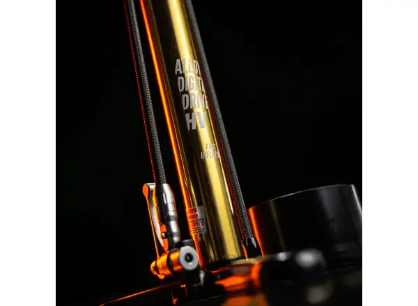 Lezyne 18K Digital Drive dílenská pumpa GOLD/BLACK