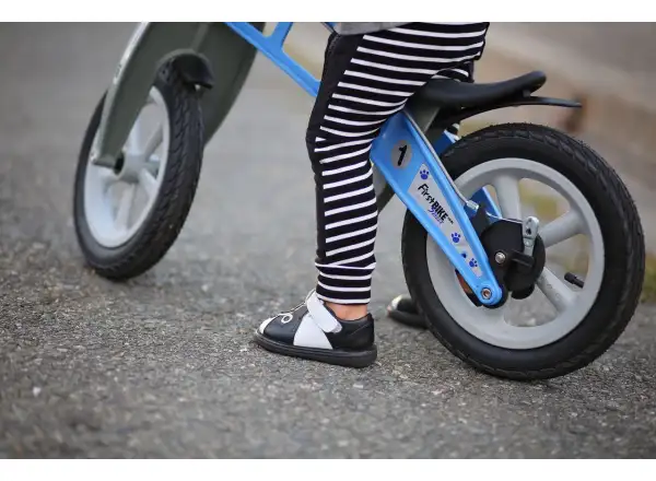 First Bike Street dětské odrážedlo modrá