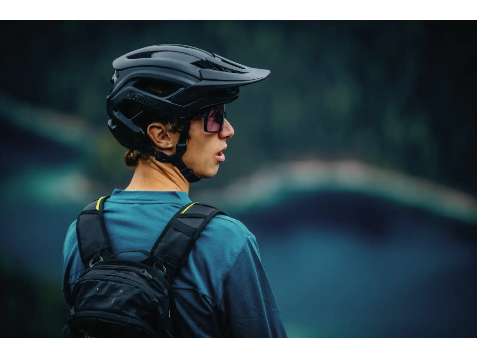 Abus Cliffhanger MTB přilba Midnight Blue