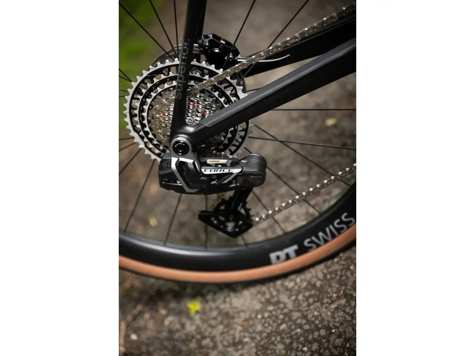 Superior XR 9.8 GR gravel kolo Matte Carbon/Gloss Black