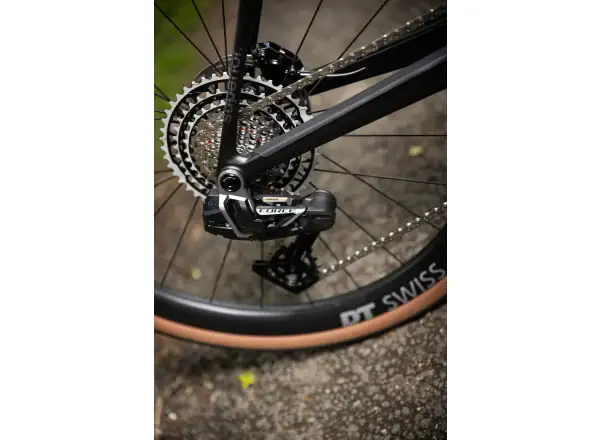 Superior XR 9.8 GR gravel kolo Matte Carbon/Gloss Black