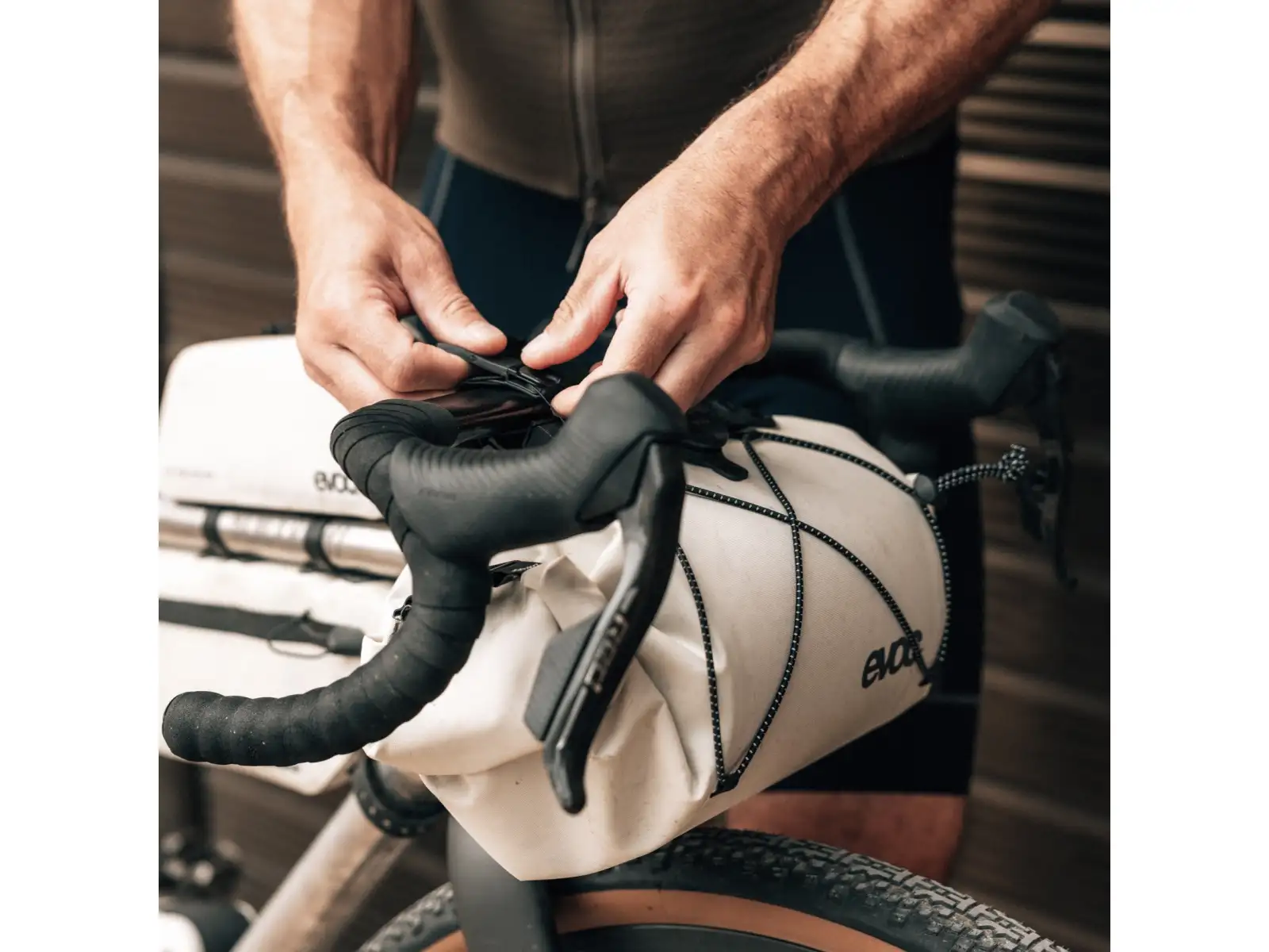 Evoc Handlebar Pack BOA WP 9 brašna na řídítka Black