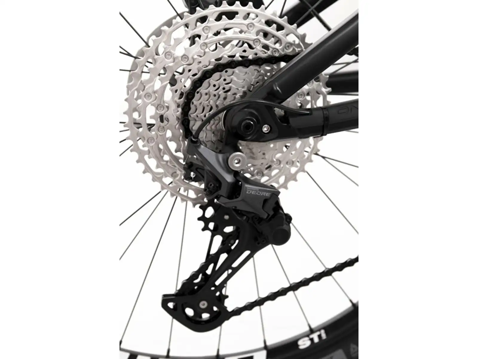 Rock Machine Blizzard 50-297 matte grey/black/white 29"/27,5" horské kolo