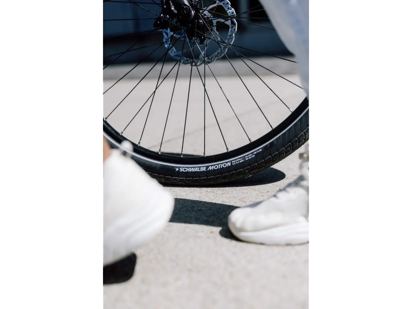 Schwalbe Motion Big Apple E-25 RaceGuard 26x2,00" plášť drát black-reflex