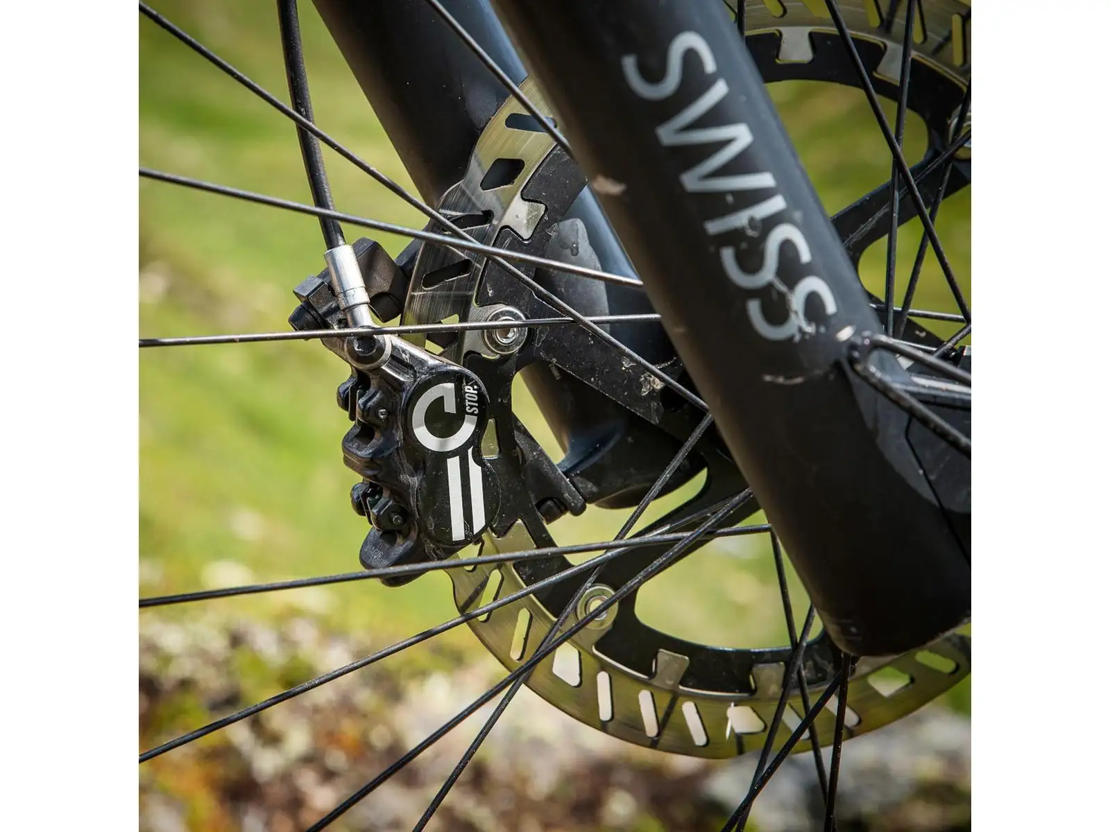 Magura MT5 eSTOP 2-finger kotoučová brzda