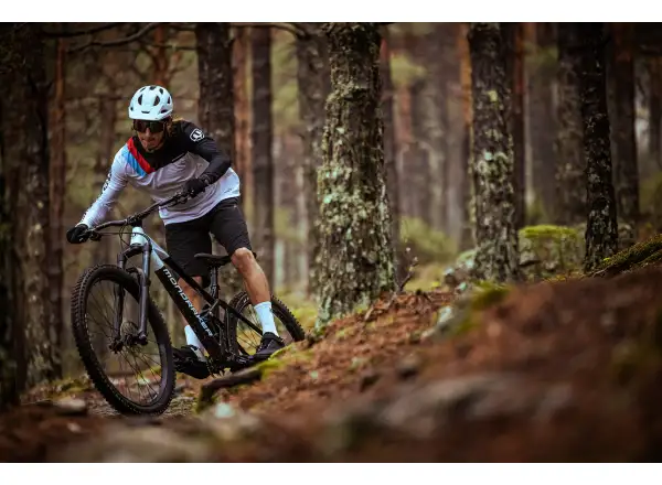 Mondraker Raze celoodpružené kolo black/dirty white