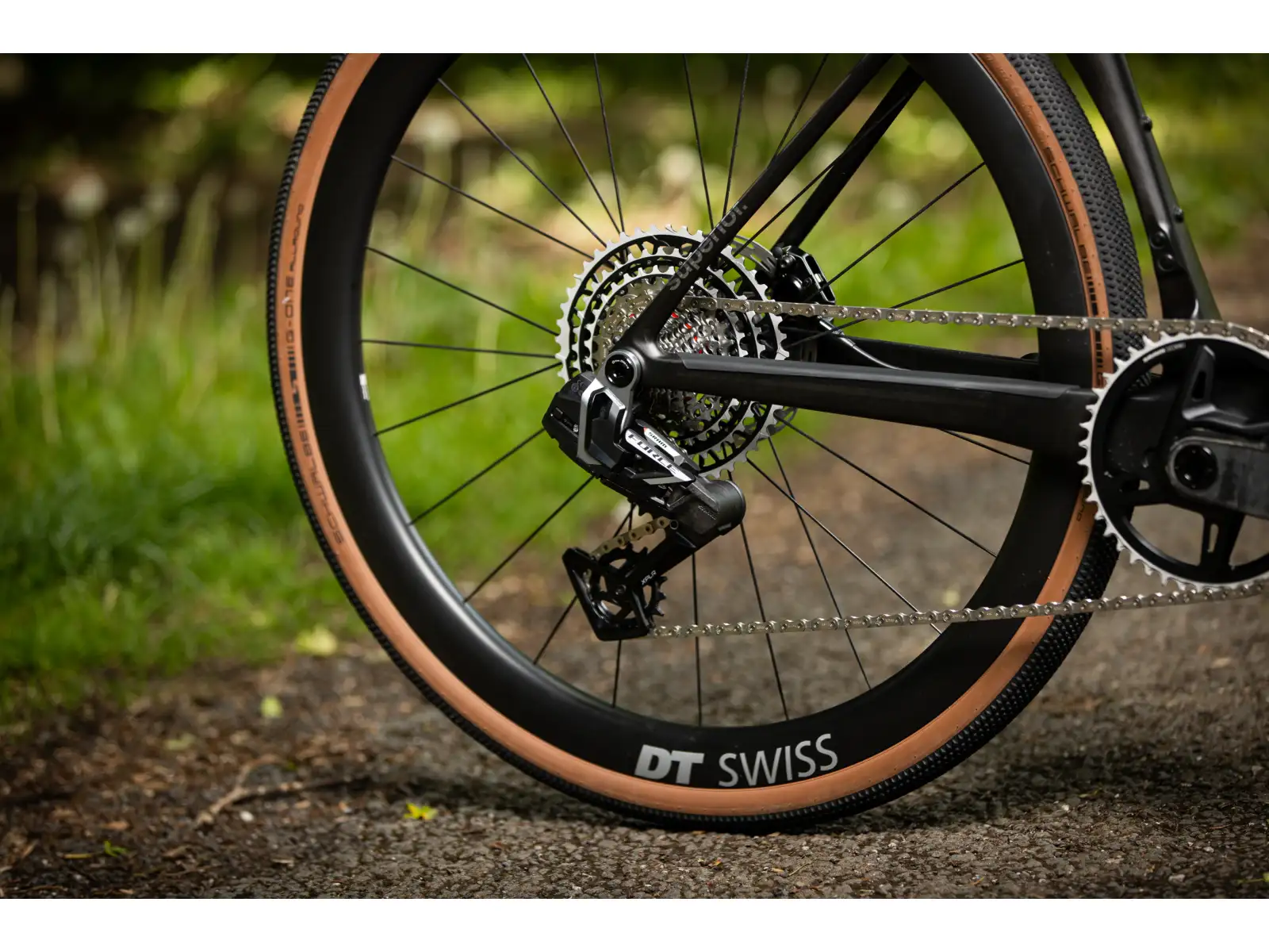 Superior XR 9.8 GR gravel kolo Matte Carbon/Gloss Black