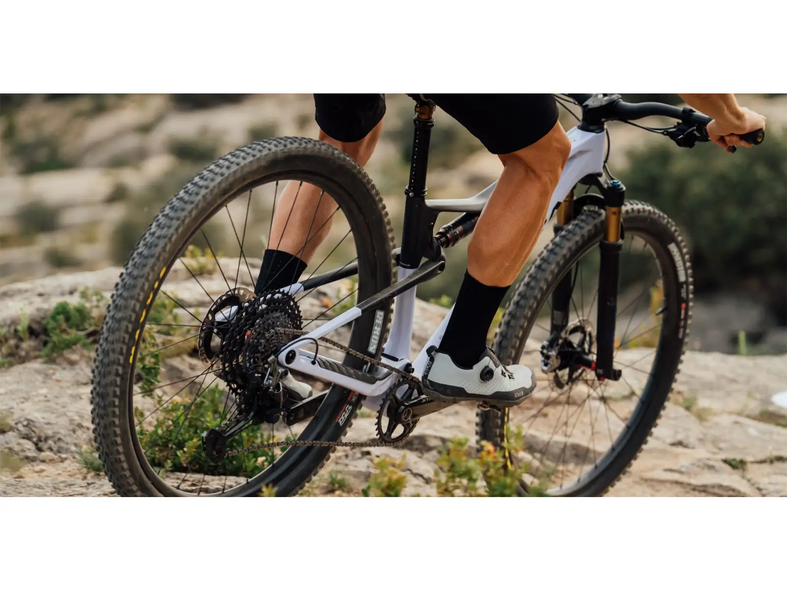 Orbea OIZ M-TEAM AXS horské kolo Digital Lavender/Carbon Raw VZOREK