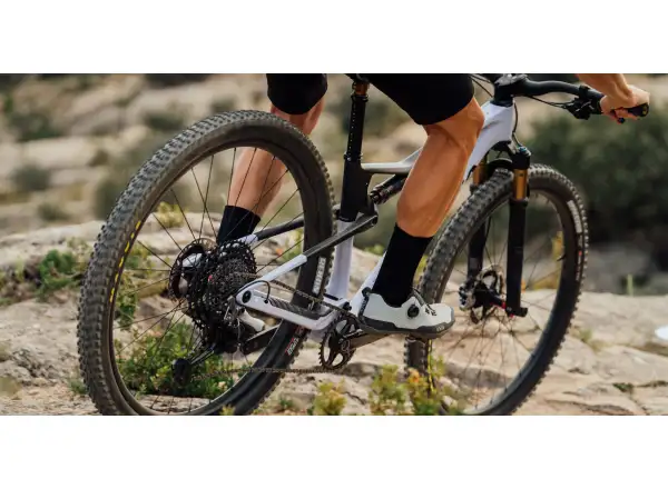 Orbea OIZ M-TEAM AXS horské kolo Digital Lavender/Carbon Raw VZOREK