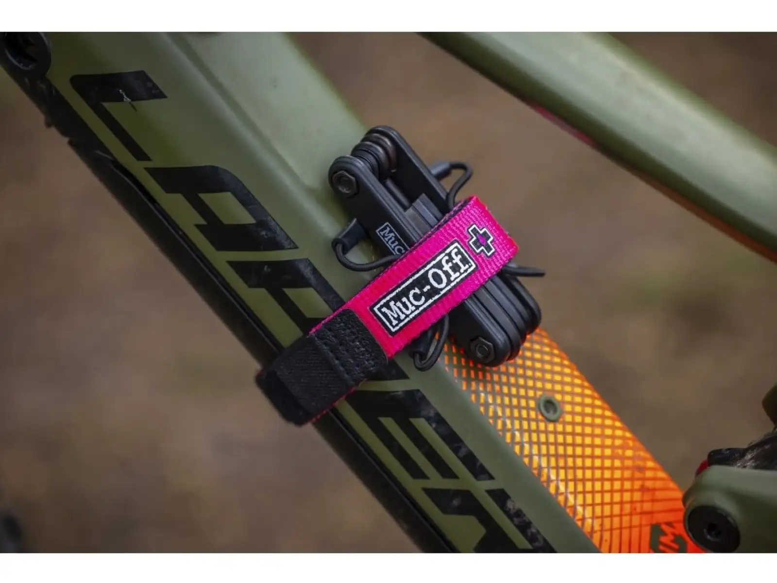 Muc Off Utility Frame Strap popruh na uchycení k rámu zelená