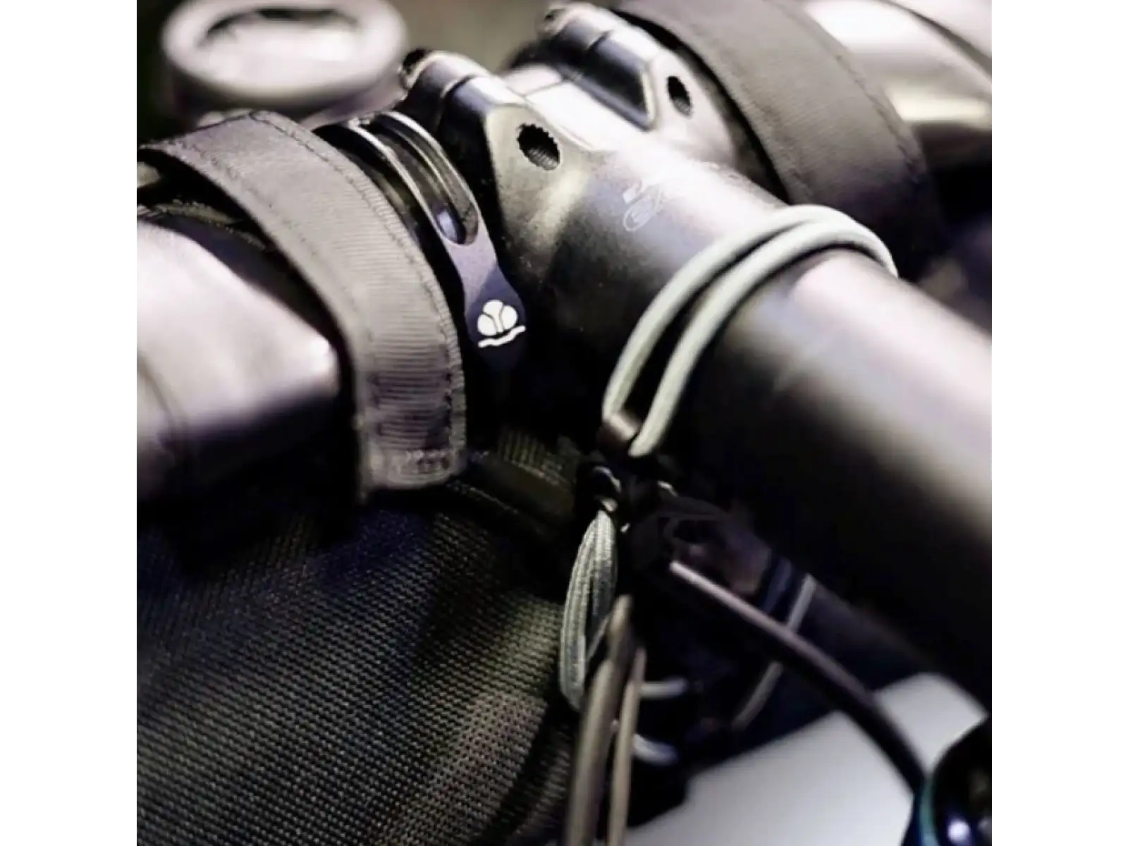 Blackburn Grid Handlebar Bag brašna na řídítka černá