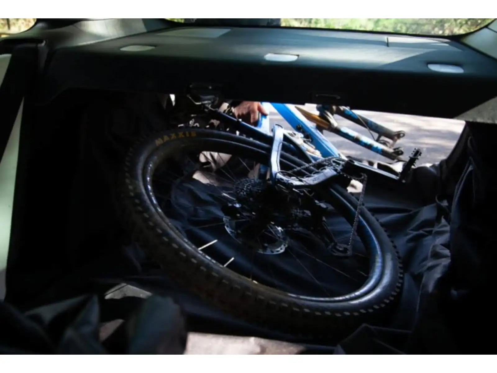 Hiplok Rideshield ochranná podložka 2700 x 1020 mm černá