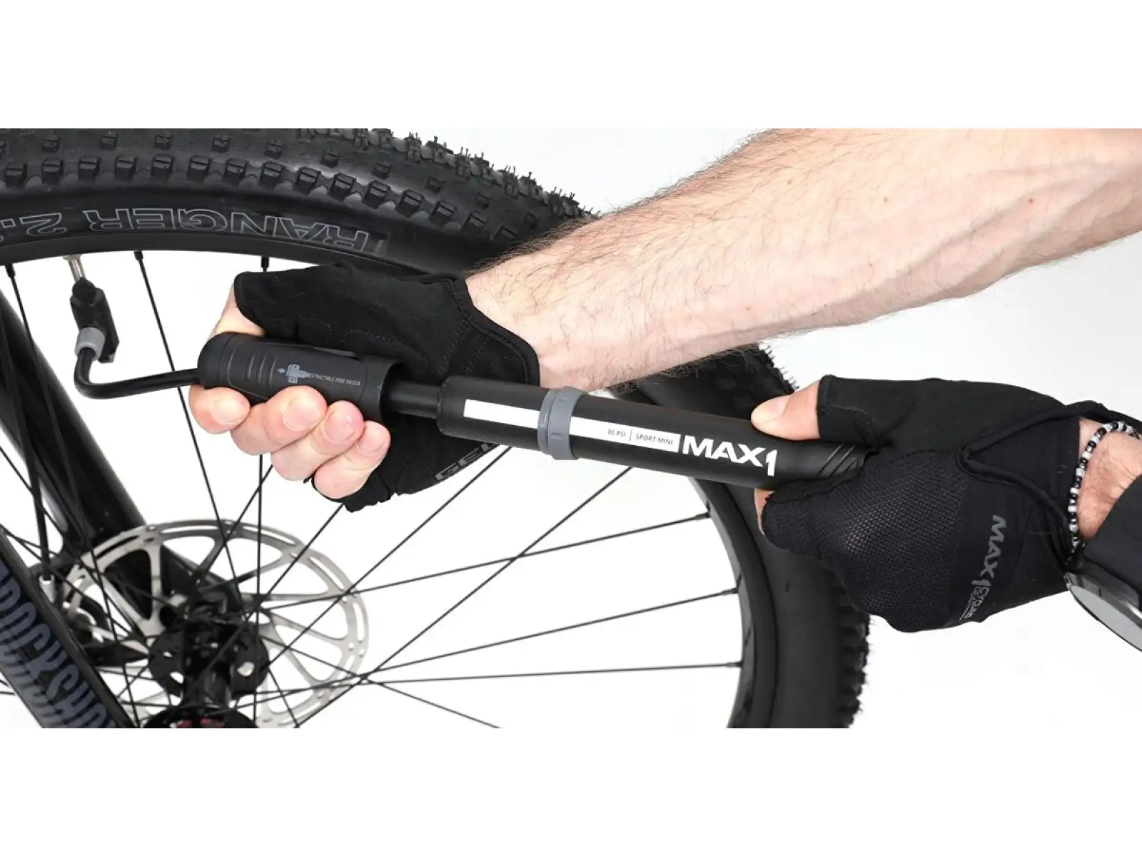 Max1 Sport mini pumpa černá