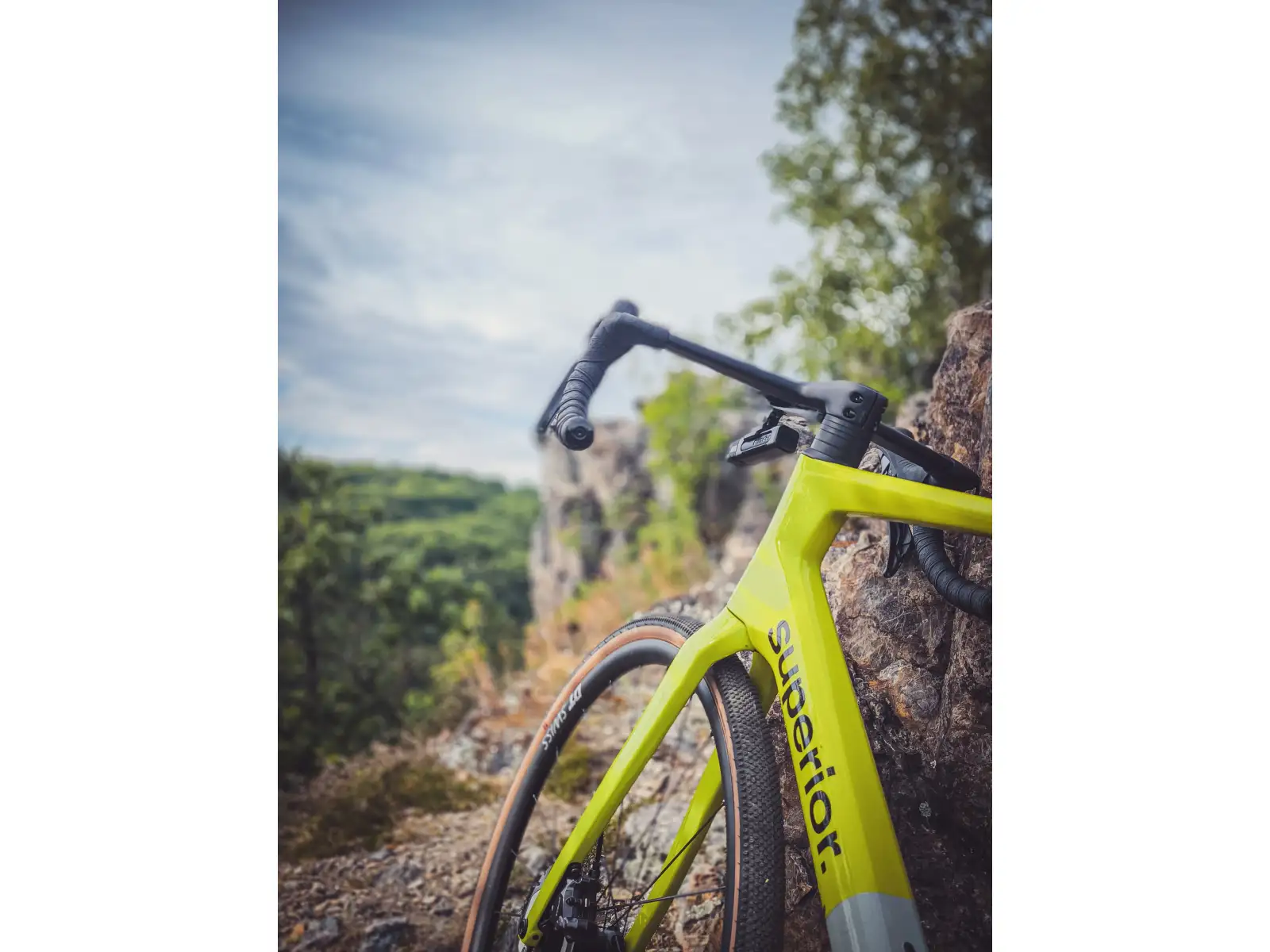Superior XR 9.7 GR Gloss gravel kolo Grey/Racing Yellow