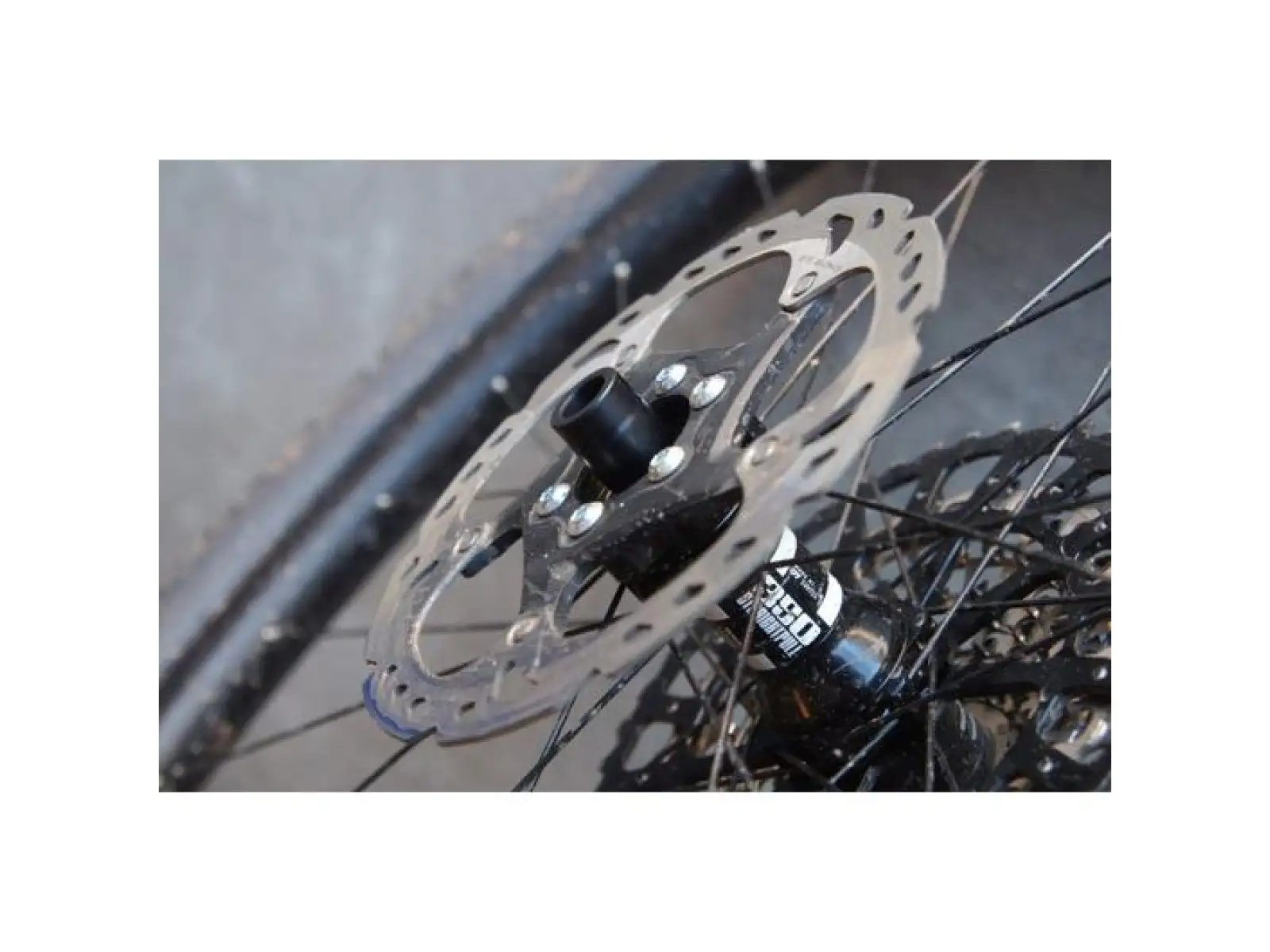Wolf Tooth Boostinator DR adaptér na BOOST pro DT Star Ratchet zadní