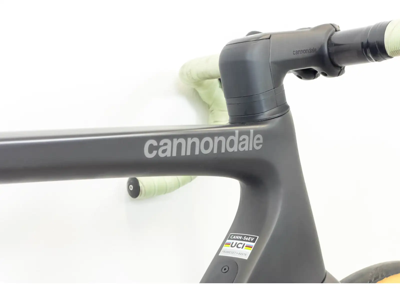 Cannondale SuperSix EVO Carbon 2 silniční kolo RAW PROVĚŘENO