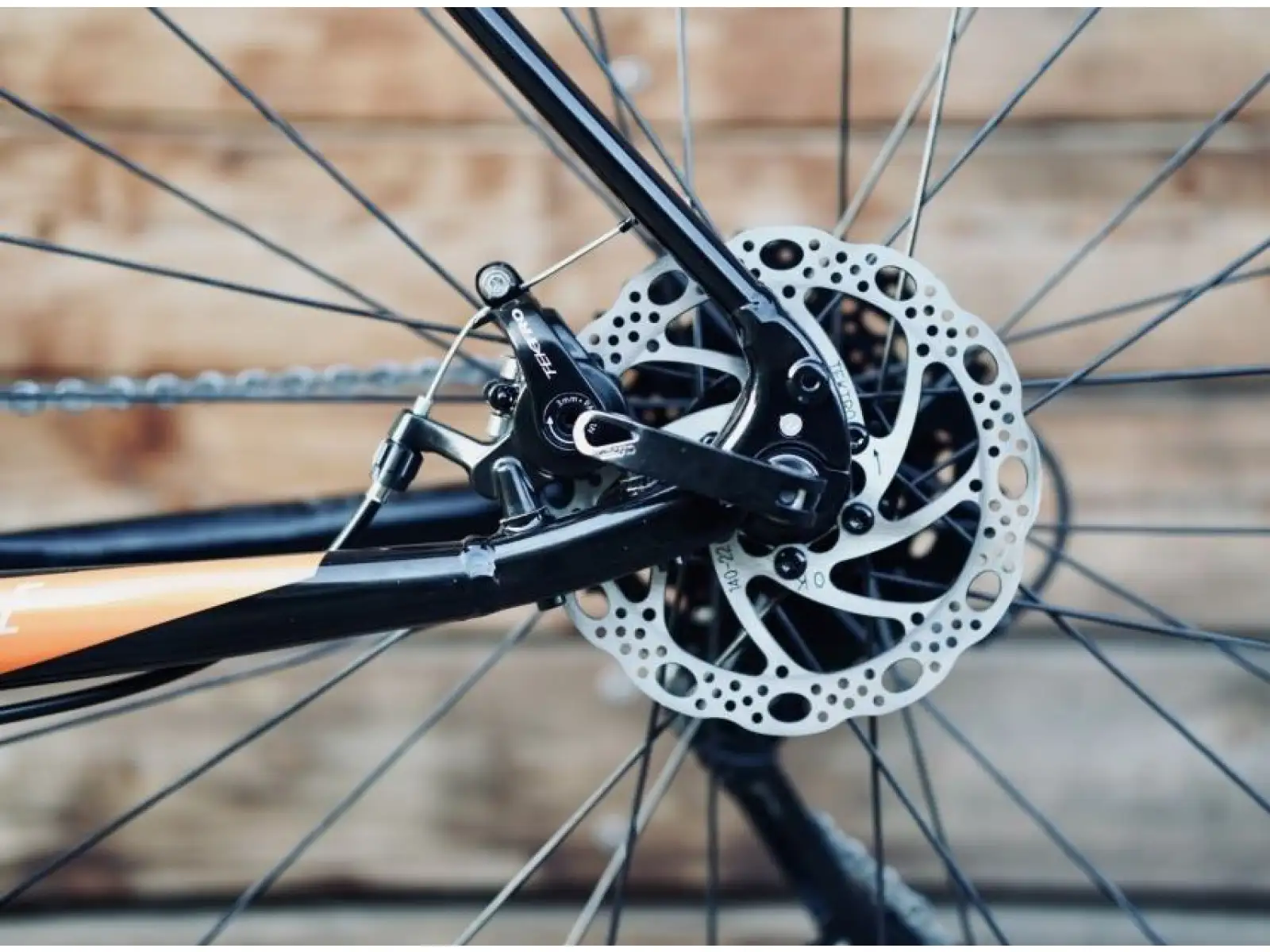 Rock Machine Gravelride 200 gravel kolo Gloss Black/Brick Orange/Silver