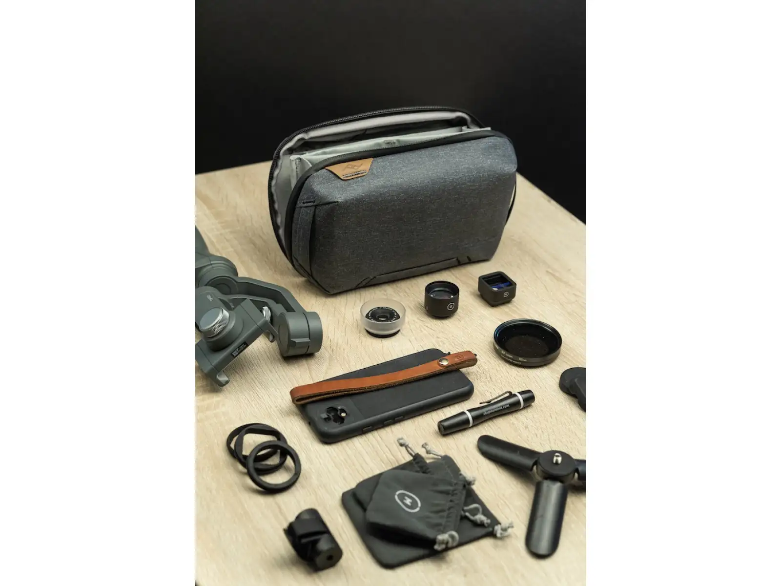 Peak Design Tech Pouch 2 l taška Charcoal