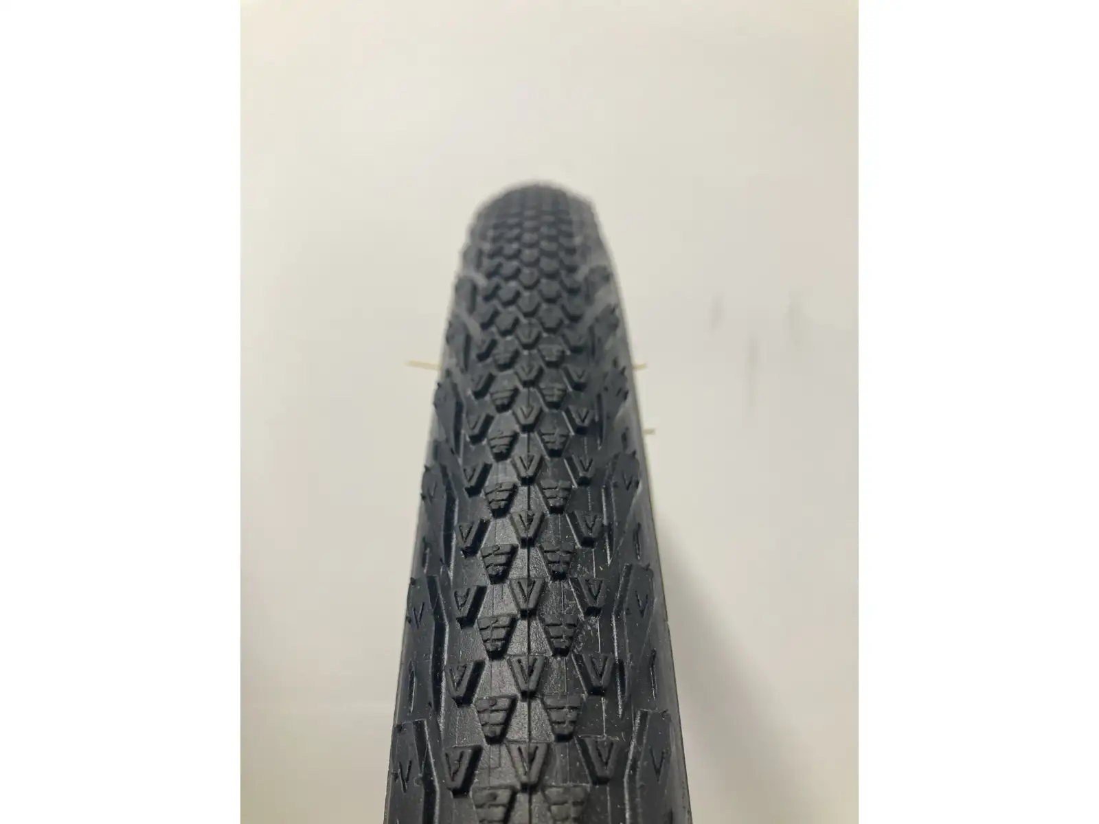Veetire Rail 24x1,5" MPC TR plášť drát black/cream - Z KOLA
