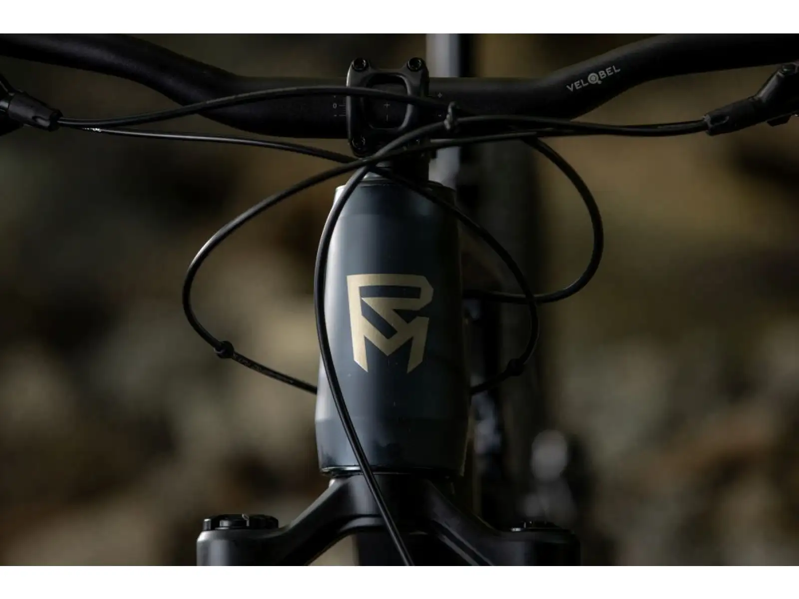 Rock Machine Whizz FS I 90 AXS horské kolo Matte Milionaire Blue