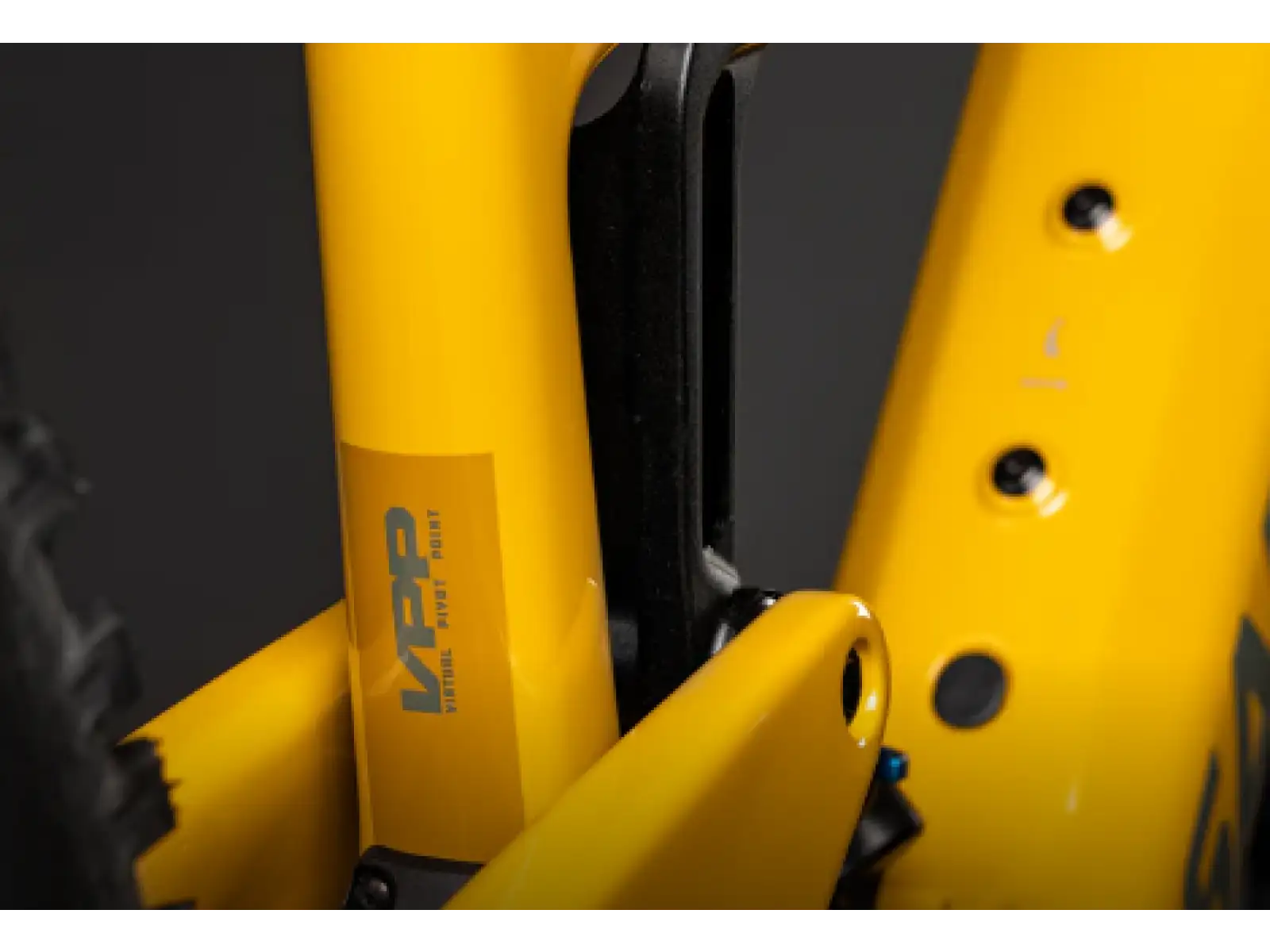 Santa Cruz Heckler SL 1 CH 90 celoodpružené elektrokolo Gloss Mustard Yellow