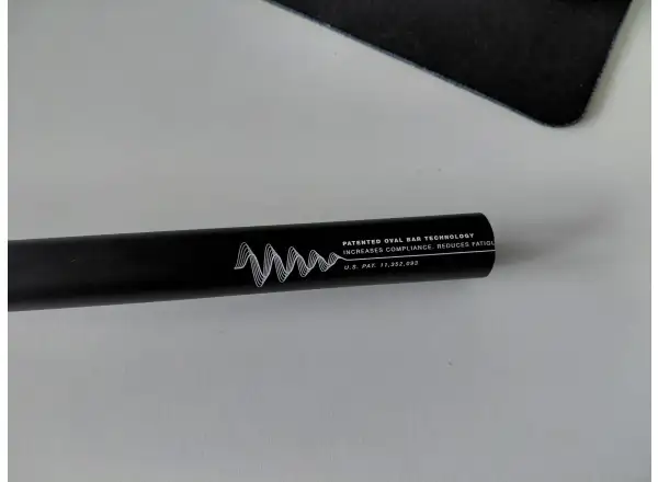 OneUp řídítka V2 Carbon 35/720 mm zkrácená černá 20 mm zdvih