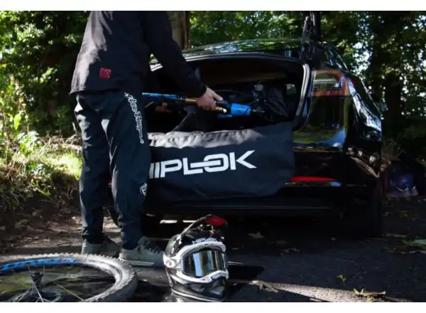 Hiplok Rideshield ochranná podložka 2700 x 1020 mm černá