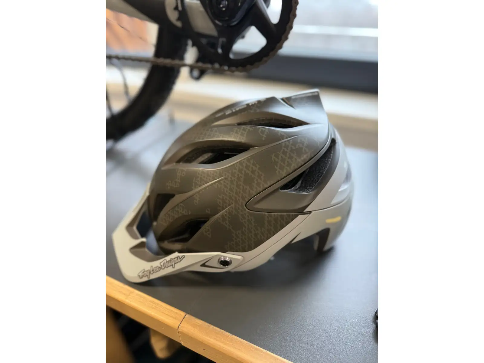 Troy Lee Designs A3 Halo přilba Camo