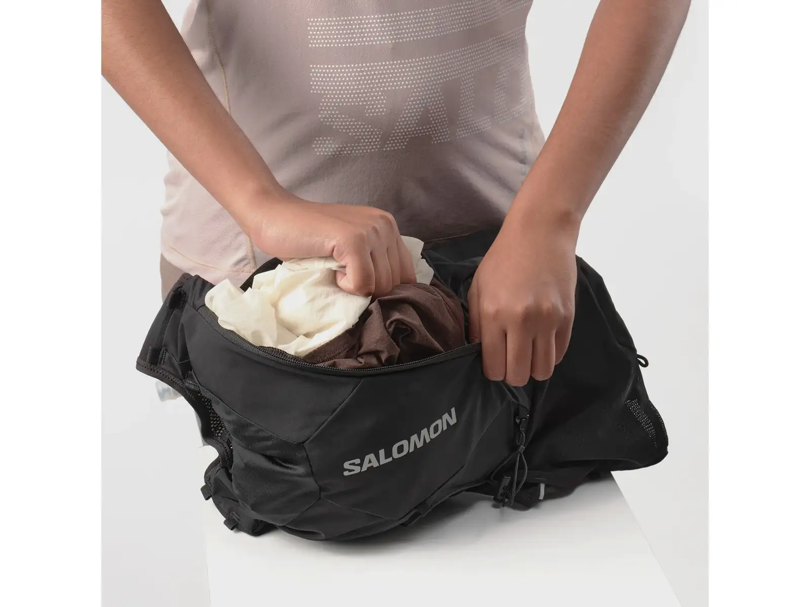 Salomon ADV Skin 12 Set dámská běžecká vesta Black/Asphalt