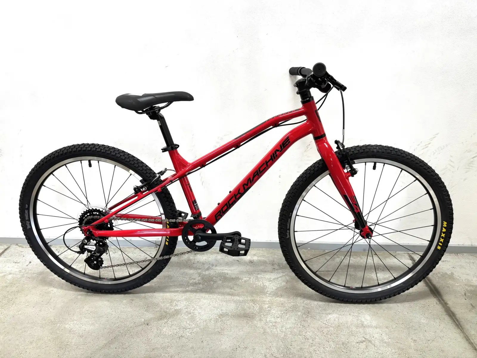 Rock Machine Thunder 24 dětské kolo Red/Black VZOREK