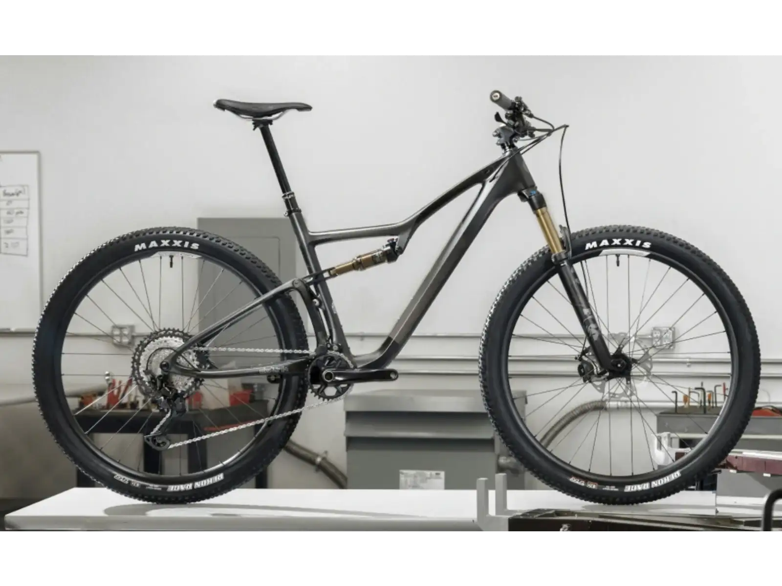 Ibis Exie US GX AXS T-Type horské celoodpružené kolo Clear Charcoal