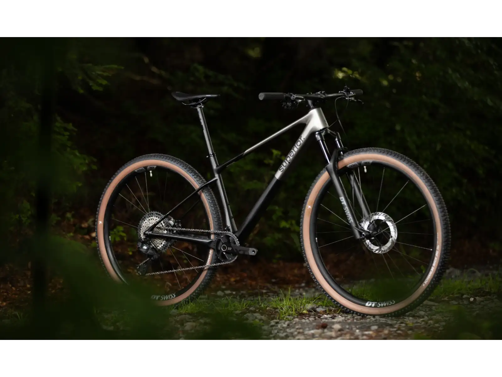 Superior XP 9.8 horské kolo Matte Carbon/Dark Chrome