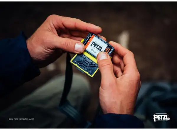 Petzl TIKKA CORE BLUE 2025 svítilna modrá