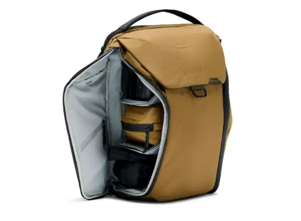 Peak Design Everyday Backpack 20 l batoh Coyote
