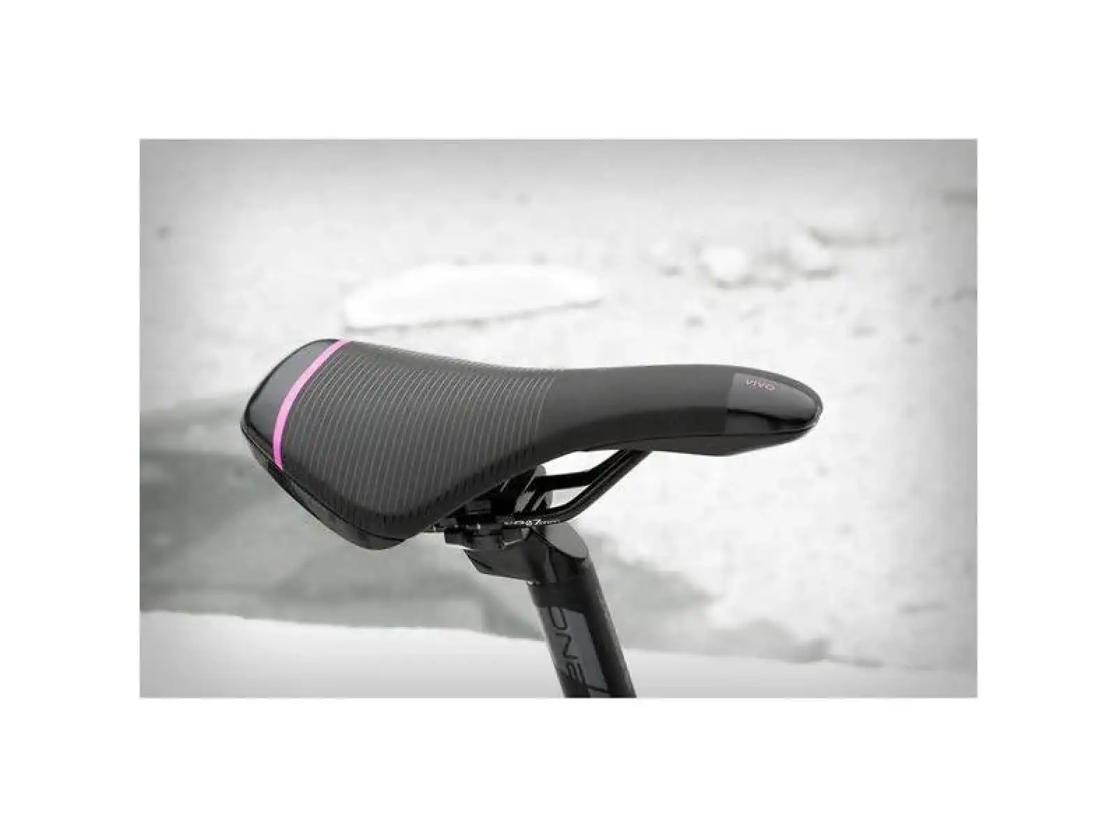 Superior XC 819 W Gloss White Metallic/Purple dámské horské kolo