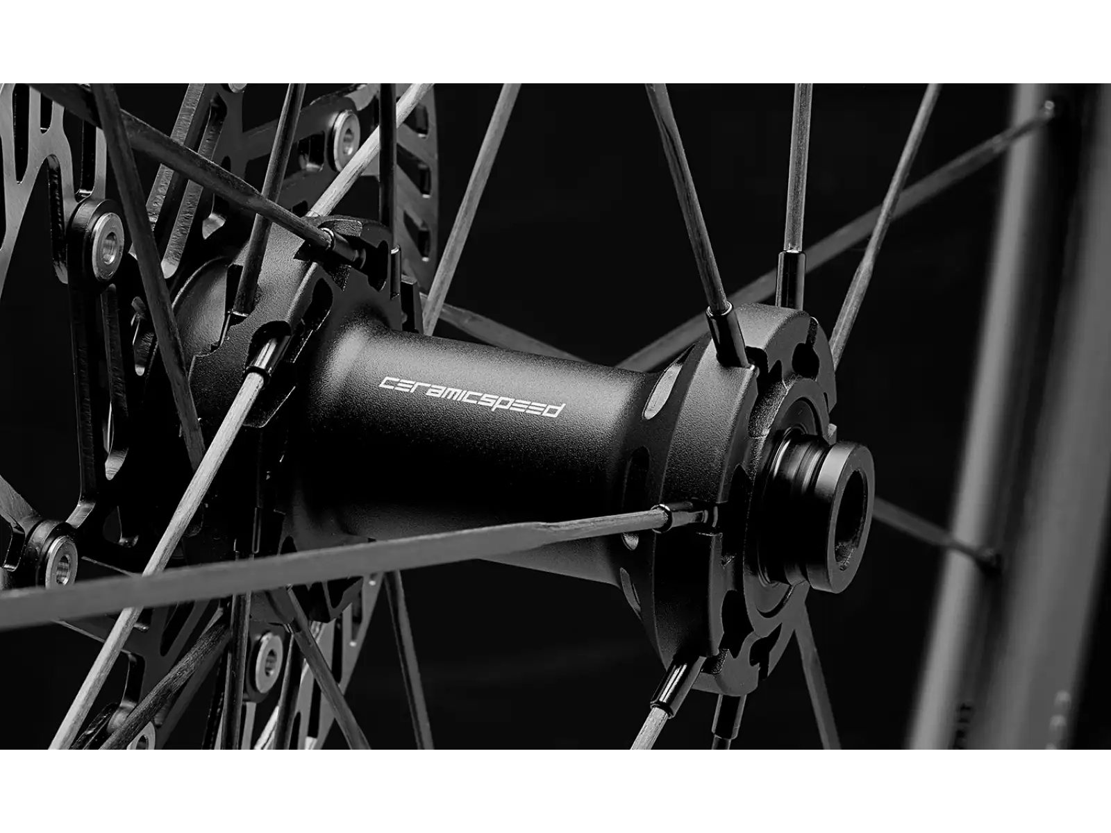 FFWD RAW CS 33 silniční vypletená kola Matt Black