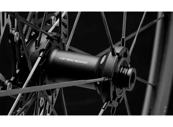 FFWD RAW CS 33 silniční vypletená kola Matt Black
