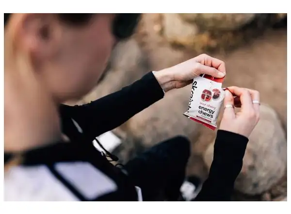 Skratch Labs Energy Chews ovocné bonbóny 50 g třešeň + kofein